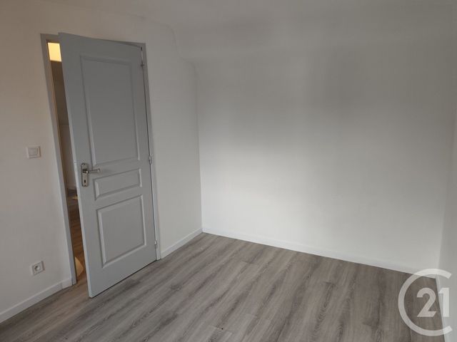 Maison &agrave; louer - 5 pi&egrave;ces - 108,44 m2 - Beaumont Le Roger - 27 - HAUTE-NORMANDIE