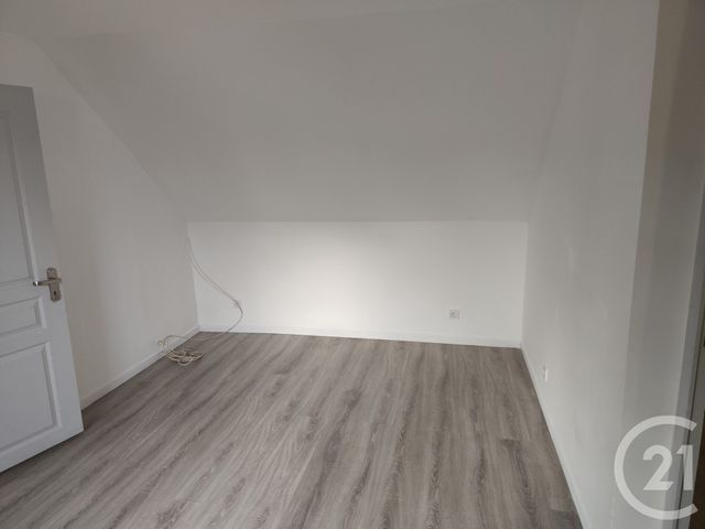 Maison &agrave; louer - 5 pi&egrave;ces - 108,44 m2 - Beaumont Le Roger - 27 - HAUTE-NORMANDIE