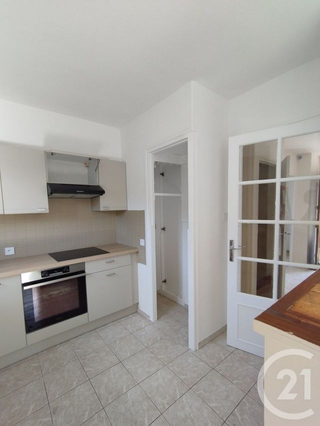 Maison &agrave; louer - 7 pi&egrave;ces - 108 m2 - Beaumont Le Roger - 27 - HAUTE-NORMANDIE