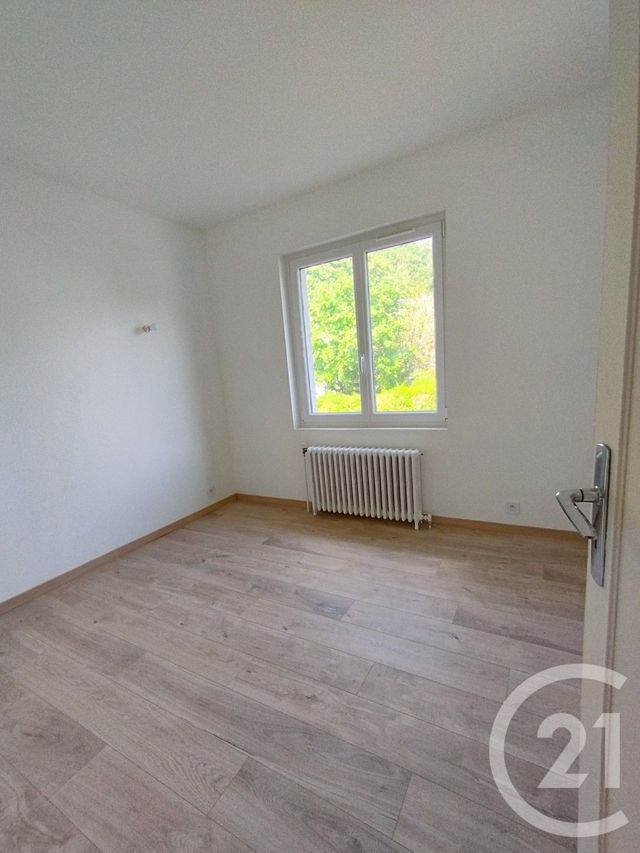 Maison &agrave; louer - 7 pi&egrave;ces - 108 m2 - Beaumont Le Roger - 27 - HAUTE-NORMANDIE