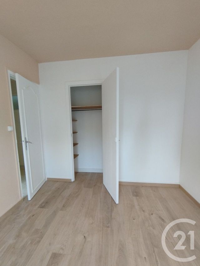 Maison &agrave; louer - 7 pi&egrave;ces - 108 m2 - Beaumont Le Roger - 27 - HAUTE-NORMANDIE