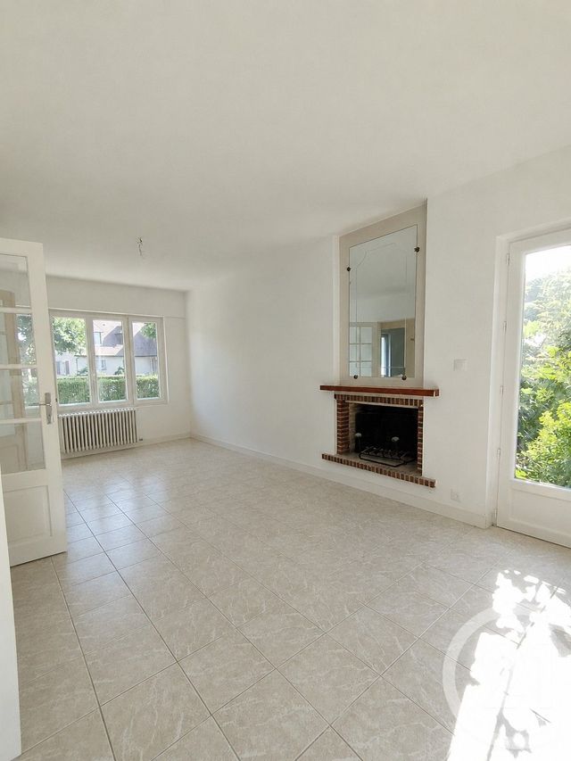 Maison &agrave; louer - 7 pi&egrave;ces - 108 m2 - Beaumont Le Roger - 27 - HAUTE-NORMANDIE