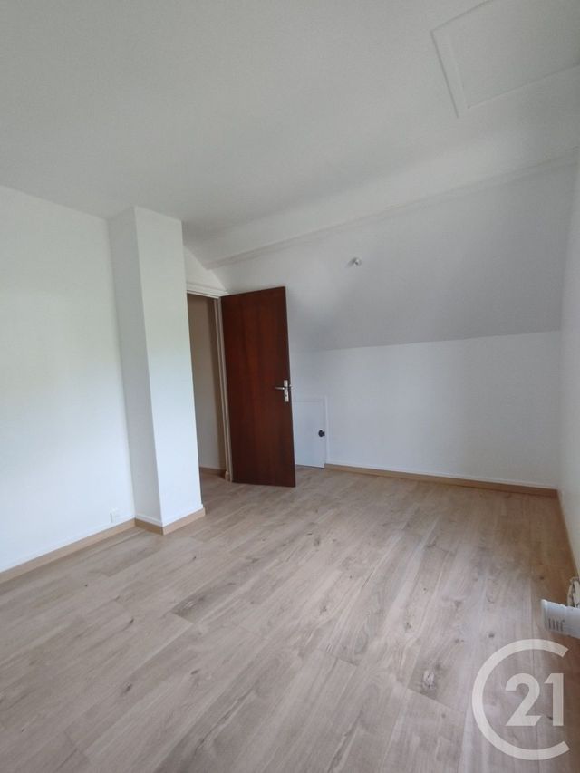 Maison &agrave; louer - 7 pi&egrave;ces - 108 m2 - Beaumont Le Roger - 27 - HAUTE-NORMANDIE
