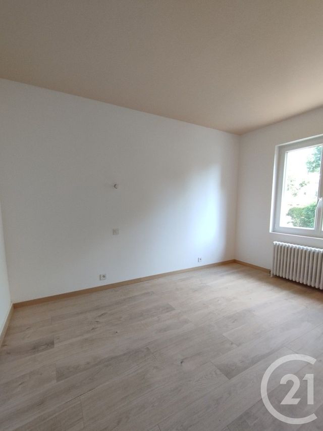 Maison &agrave; louer - 7 pi&egrave;ces - 108 m2 - Beaumont Le Roger - 27 - HAUTE-NORMANDIE