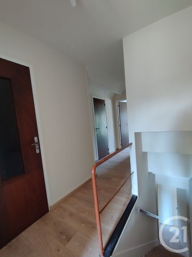 Maison &agrave; louer - 7 pi&egrave;ces - 108 m2 - Beaumont Le Roger - 27 - HAUTE-NORMANDIE