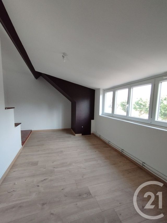 Maison &agrave; louer - 7 pi&egrave;ces - 108 m2 - Beaumont Le Roger - 27 - HAUTE-NORMANDIE