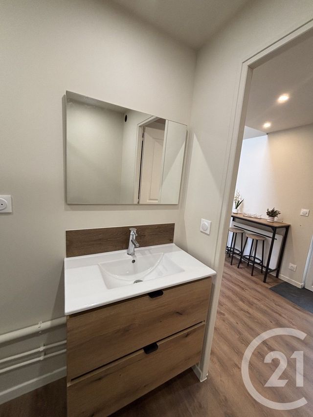 Appartement Studio &agrave; louer - 1 pi&egrave;ce - 16,49 m2 - Brionne - 27 - HAUTE-NORMANDIE