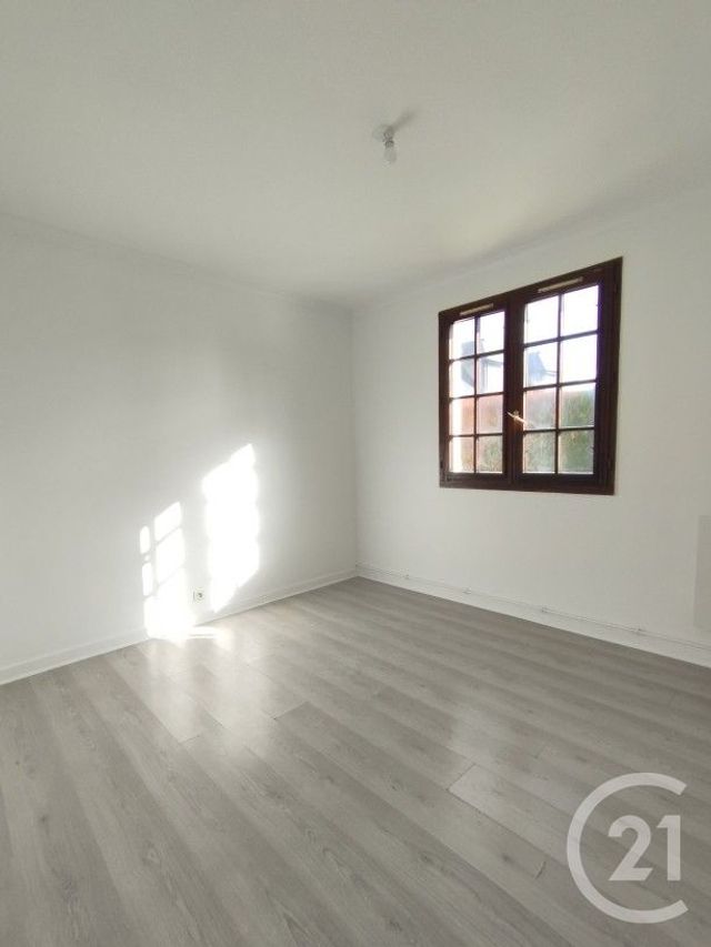 Maison &agrave; louer - 4 pi&egrave;ces - 76,25 m2 - Grand Camp - 27 - HAUTE-NORMANDIE
