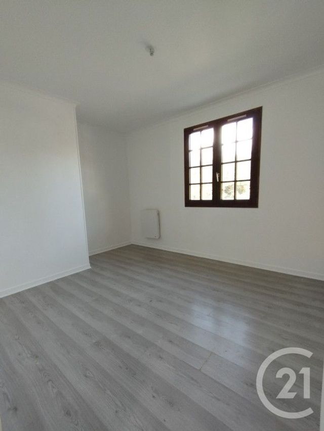 Maison &agrave; louer - 4 pi&egrave;ces - 76,25 m2 - Grand Camp - 27 - HAUTE-NORMANDIE