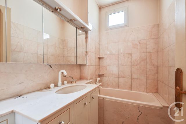 Appartement F4 à vendre - 4 pièces - 112,97 m2 - Paris - 75016 - ILE-DE-FRANCE