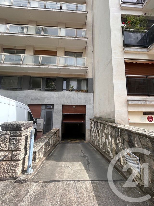 Parking &agrave; louer - 11,22 m2 - Paris - 75016 - ILE-DE-FRANCE