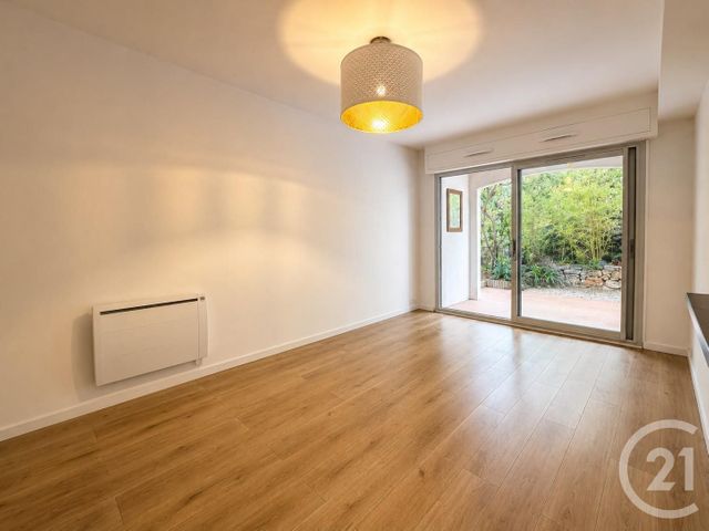 Appartement F3 &agrave; vendre - 3 pi&egrave;ces - 56 m2 - Vence - 06 - PROVENCE-ALPES-COTE-D-AZUR