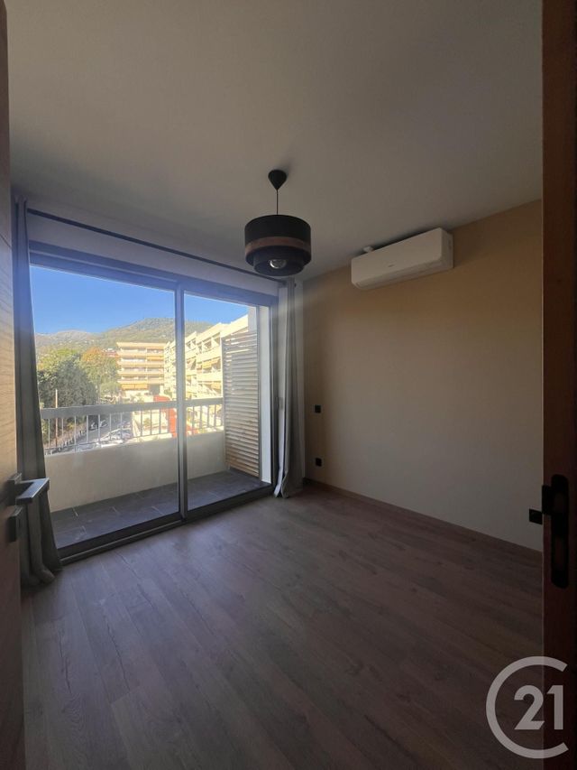 Appartement à vendre - 4 pièces - 72 m2 - Vence - 06 - PROVENCE-ALPES-COTE-D-AZUR