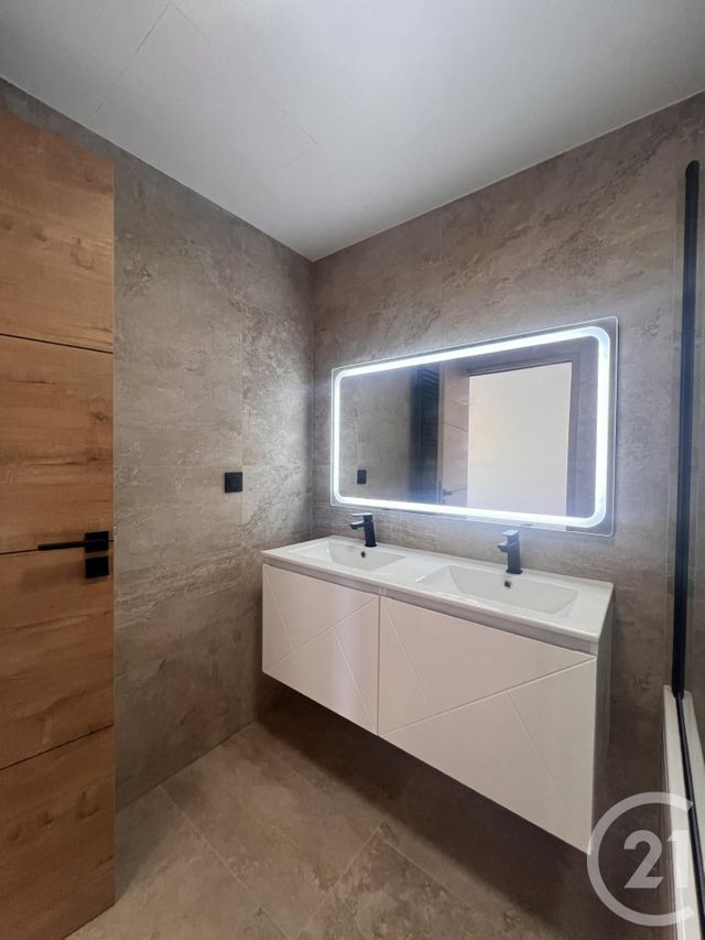 Appartement à vendre - 4 pièces - 72 m2 - Vence - 06 - PROVENCE-ALPES-COTE-D-AZUR