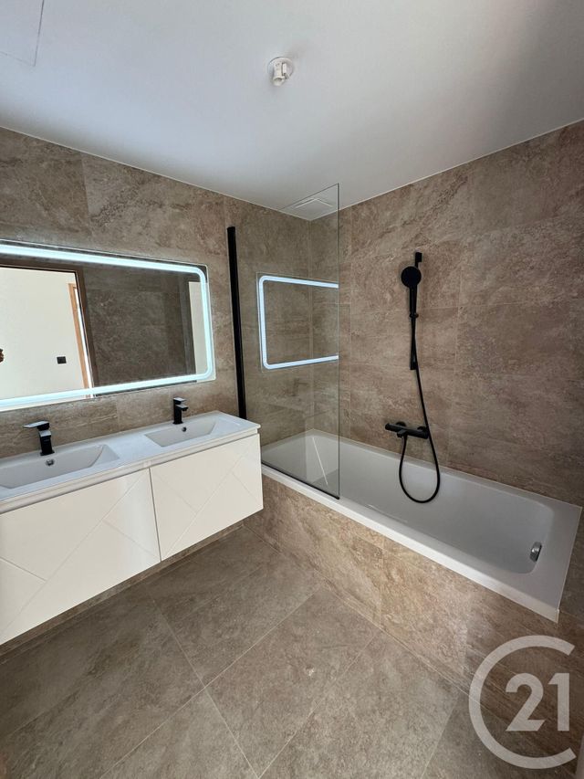 Appartement à vendre - 4 pièces - 72 m2 - Vence - 06 - PROVENCE-ALPES-COTE-D-AZUR