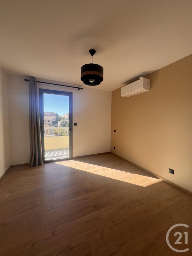 Appartement à vendre - 4 pièces - 72 m2 - Vence - 06 - PROVENCE-ALPES-COTE-D-AZUR