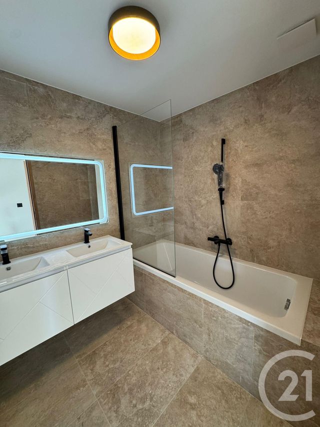 Appartement à vendre - 4 pièces - 72 m2 - Vence - 06 - PROVENCE-ALPES-COTE-D-AZUR