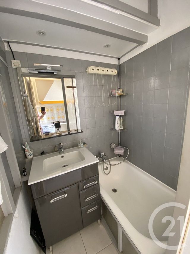 Appartement Studio &agrave; vendre - 1 pi&egrave;ce - 28,70 m2 - Vence - 06 - PROVENCE-ALPES-COTE-D-AZUR