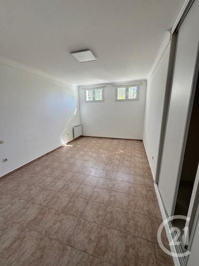 Appartement &agrave; louer - 3 pi&egrave;ces - 68,88 m2 - Vence - 06 - PROVENCE-ALPES-COTE-D-AZUR