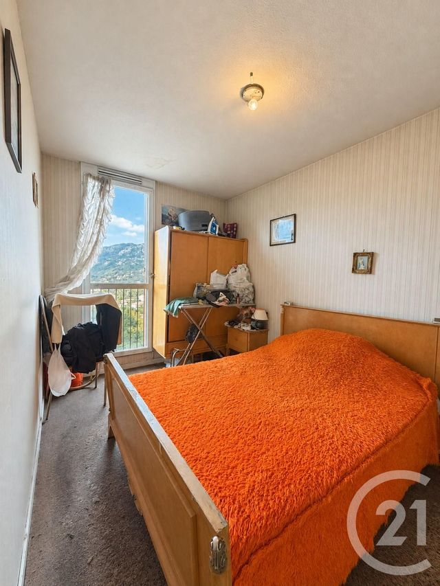 Appartement F5 &agrave; vendre - 5 pi&egrave;ces - 95,55 m2 - Carros - 06 - PROVENCE-ALPES-COTE-D-AZUR