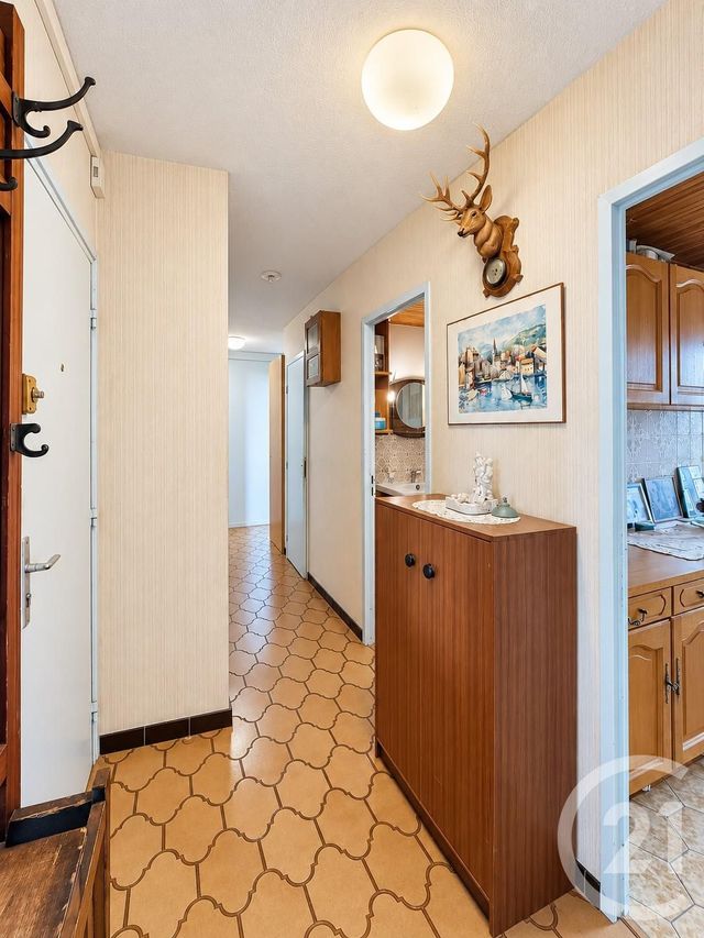 Appartement F5 &agrave; vendre - 5 pi&egrave;ces - 95,55 m2 - Carros - 06 - PROVENCE-ALPES-COTE-D-AZUR