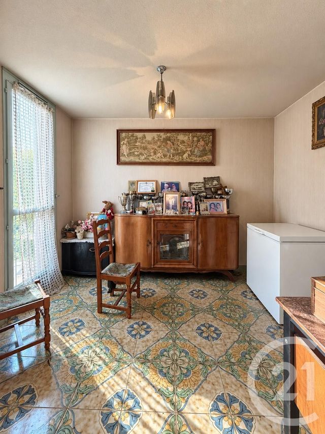Appartement F5 &agrave; vendre - 5 pi&egrave;ces - 95,55 m2 - Carros - 06 - PROVENCE-ALPES-COTE-D-AZUR