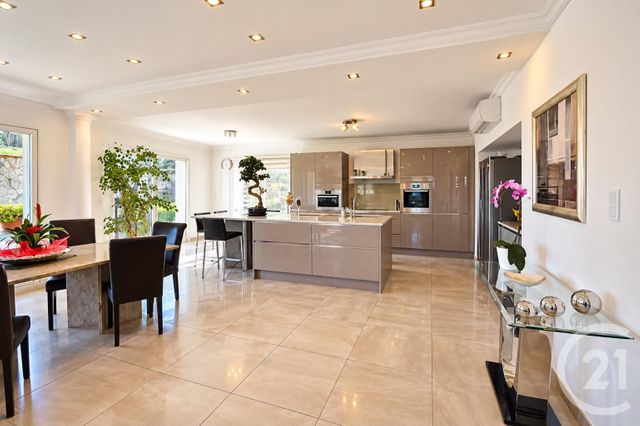 Maison &agrave; vendre - 6 pi&egrave;ces - 211,20 m2 - Villeneuve Loubet - 06 - PROVENCE-ALPES-COTE-D-AZUR