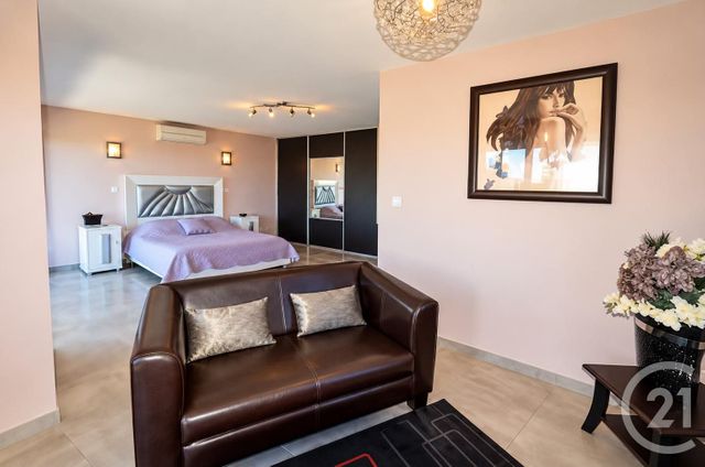 Maison &agrave; vendre - 6 pi&egrave;ces - 211,20 m2 - Villeneuve Loubet - 06 - PROVENCE-ALPES-COTE-D-AZUR