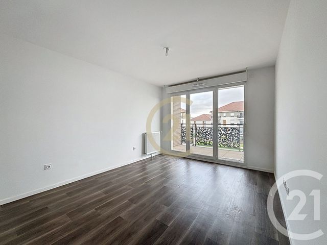 Appartement F2 à louer - 2 pièces - 40 m2 - Jouy Le Moutier - 95 - ILE-DE-FRANCE