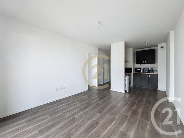 Appartement F2 à louer - 2 pièces - 40 m2 - Jouy Le Moutier - 95 - ILE-DE-FRANCE