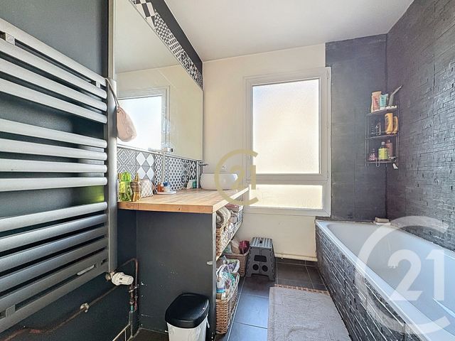 Appartement &agrave; vendre - 4 pi&egrave;ces - 83,72 m2 - Jouy Le Moutier - 95 - ILE-DE-FRANCE