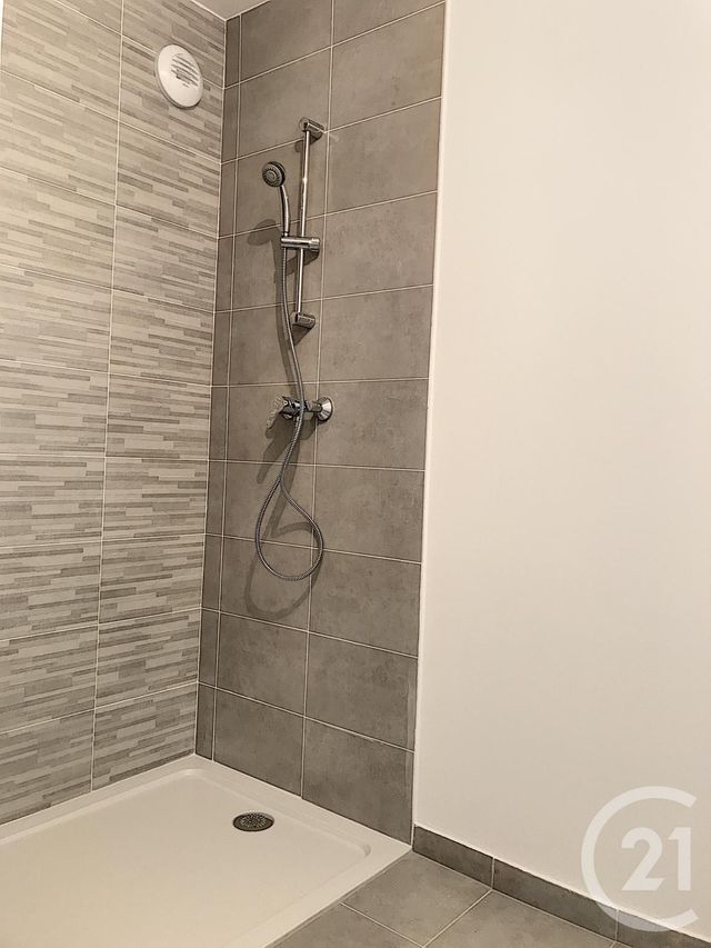 Appartement Studio &agrave; louer - 1 pi&egrave;ce - 26,30 m2 - Jouy Le Moutier - 95 - ILE-DE-FRANCE
