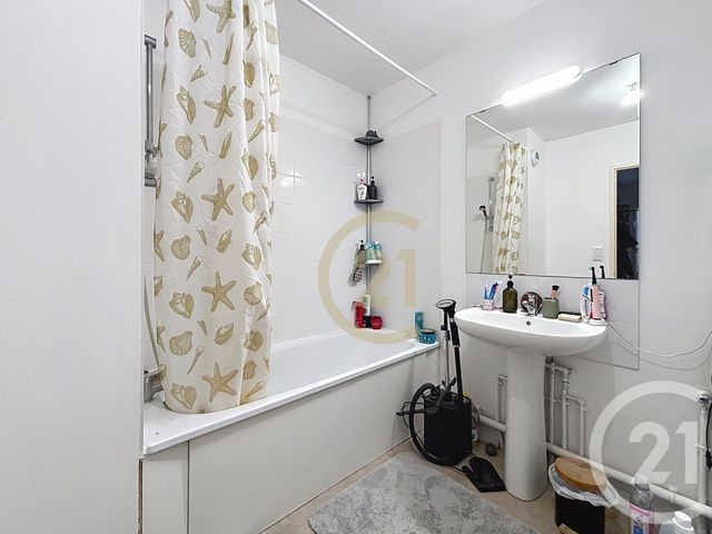 Appartement F3 &agrave; louer - 3 pi&egrave;ces - 61,05 m2 - Jouy Le Moutier - 95 - ILE-DE-FRANCE