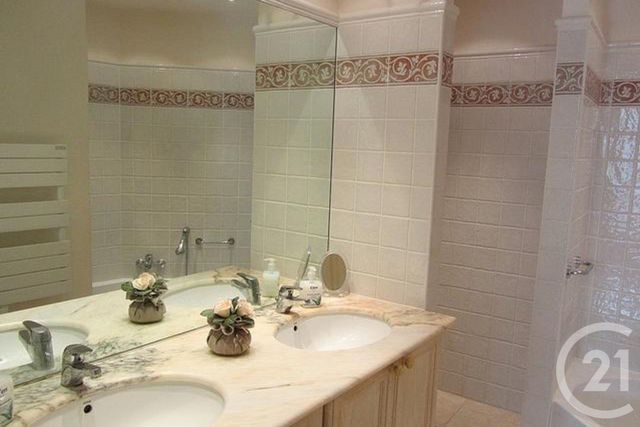 Appartement à vendre - 4 pièces - 132 m2 - Mougins - 06 - PROVENCE-ALPES-COTE-D-AZUR