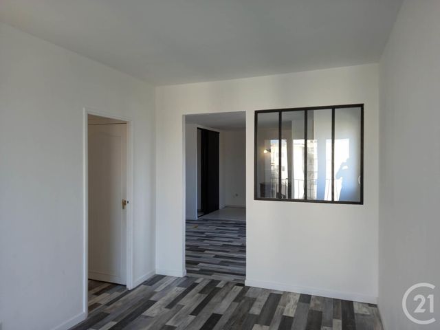 Appartement T3 &agrave; vendre - 4 pi&egrave;ces - 71,44 m2 - Parthenay - 79 - POITOU-CHARENTES