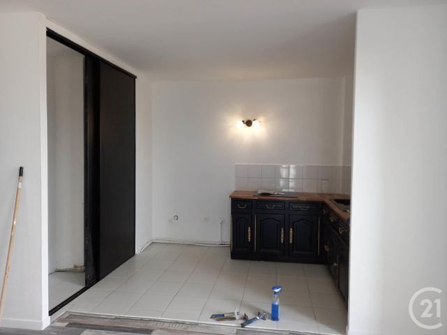 Appartement T3 &agrave; vendre - 4 pi&egrave;ces - 71,44 m2 - Parthenay - 79 - POITOU-CHARENTES