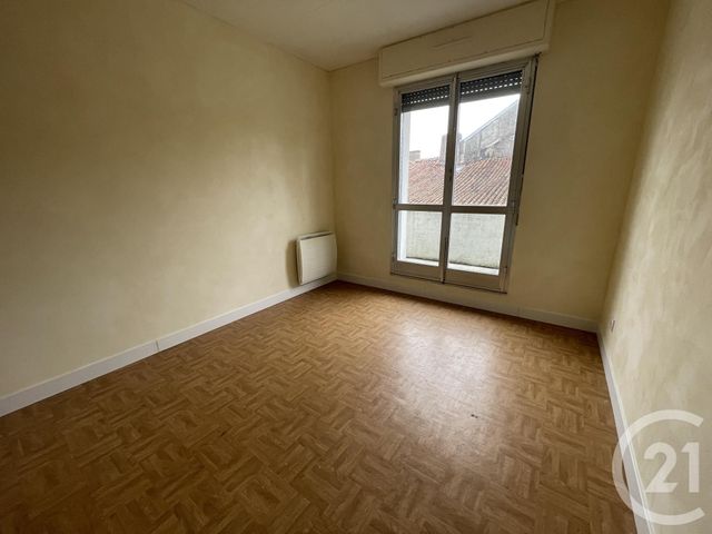 Appartement T3 &agrave; vendre - 4 pi&egrave;ces - 65,14 m2 - Parthenay - 79 - POITOU-CHARENTES