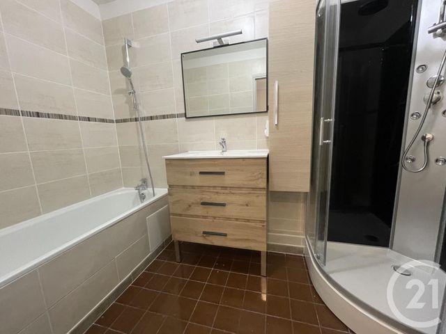 Appartement T3 &agrave; vendre - 4 pi&egrave;ces - 65,14 m2 - Parthenay - 79 - POITOU-CHARENTES