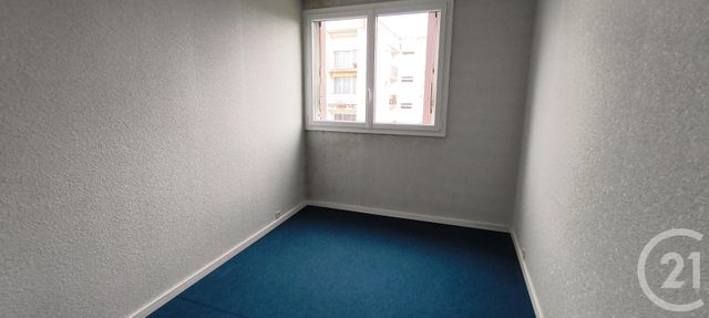 Appartement F3 &agrave; louer - 4 pi&egrave;ces - 69,97 m2 - Parthenay - 79 - POITOU-CHARENTES