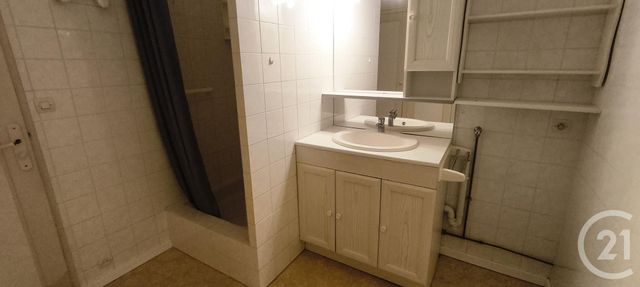 Appartement F3 &agrave; louer - 4 pi&egrave;ces - 69,97 m2 - Parthenay - 79 - POITOU-CHARENTES