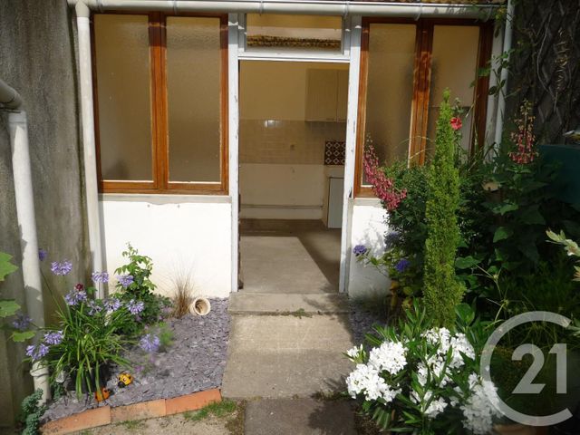 Maison &agrave; louer - 3 pi&egrave;ces - 66 m2 - La Peyratte - 79 - POITOU-CHARENTES