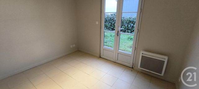 Maison &agrave; louer - 3 pi&egrave;ces - 89,20 m2 - St Pardoux - 79 - POITOU-CHARENTES