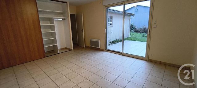 Maison &agrave; louer - 3 pi&egrave;ces - 89,20 m2 - St Pardoux - 79 - POITOU-CHARENTES