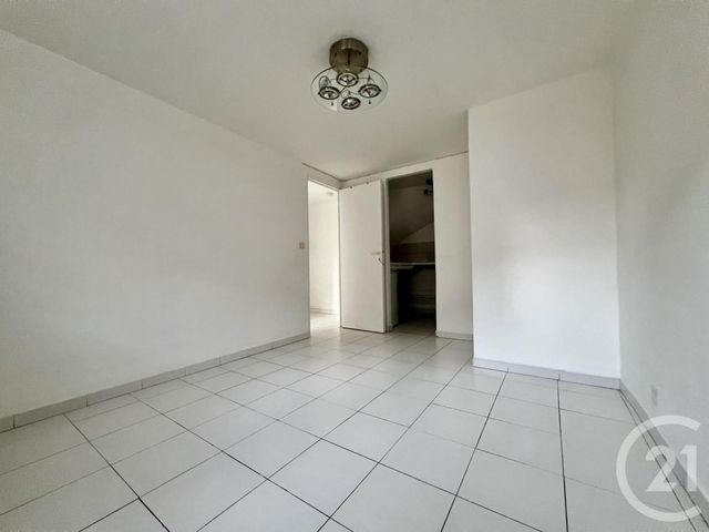 Appartement F2 &agrave; louer - 2 pi&egrave;ces - 25,33 m2 - Montesson - 78 - ILE-DE-FRANCE