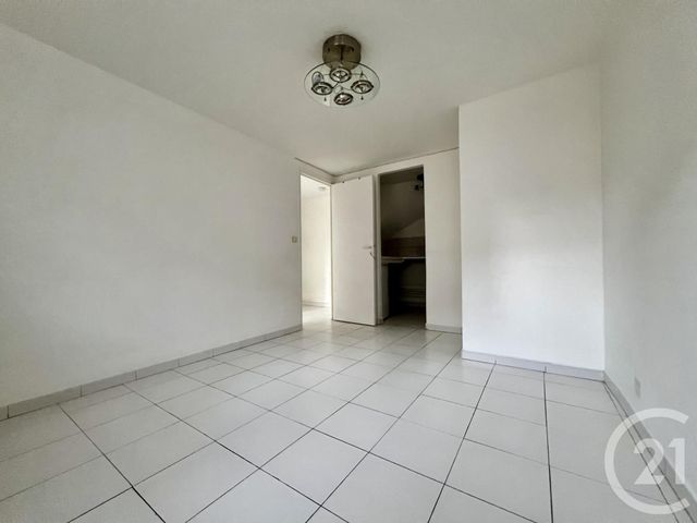 Appartement F2 &agrave; louer - 2 pi&egrave;ces - 25,33 m2 - Montesson - 78 - ILE-DE-FRANCE