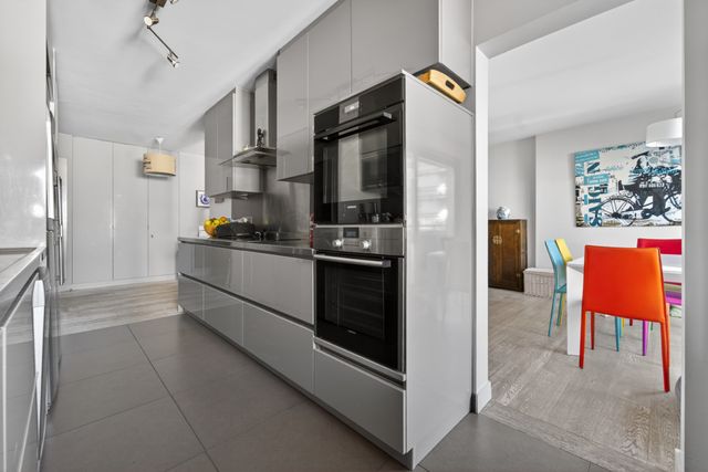 Appartement F5 &agrave; vendre - 5 pi&egrave;ces - 105,09 m2 - Paris - 75014 - ILE-DE-FRANCE