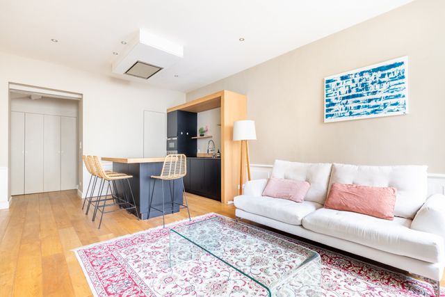 Appartement F3 &agrave; louer - 3 pi&egrave;ces - 62,29 m2 - Paris - 75014 - ILE-DE-FRANCE