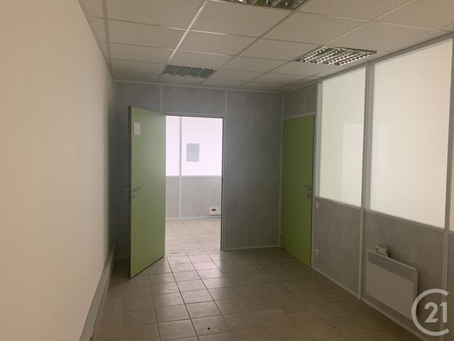 Local commercial à louer - 21.3 m2 - 23 - Creuse