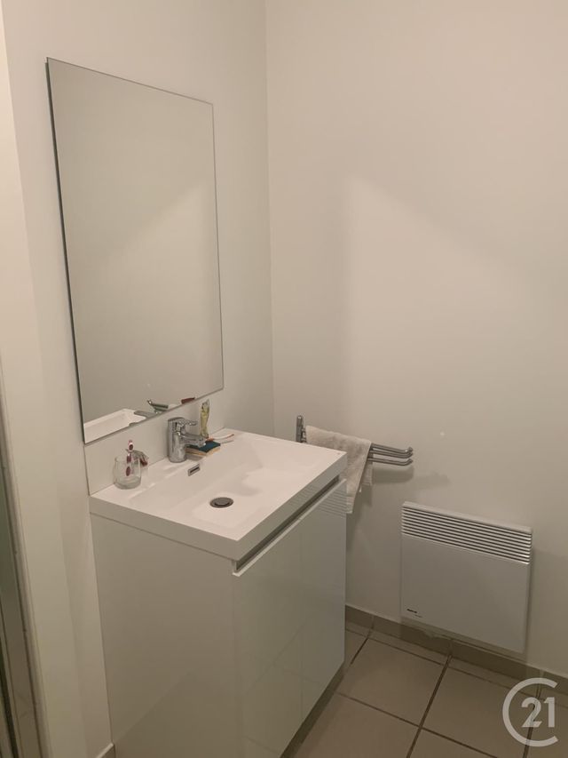 Local commercial à louer - 21.3 m2 - 23 - Creuse