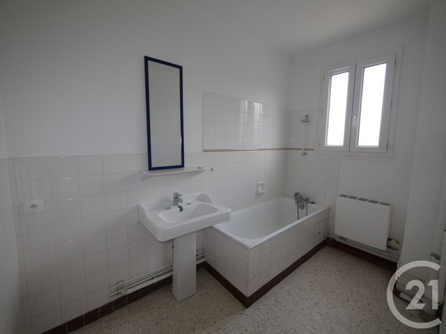 Appartement F4 à louer - 4 pièces - 76,50 m2 - Gueret - 23 - LIMOUSIN